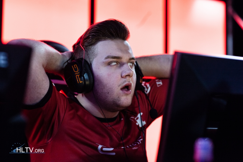 拉向中后段